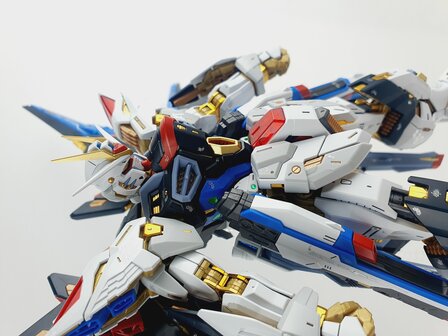 Delpi-Decal MGEX Strike Freedom Goud Normaal