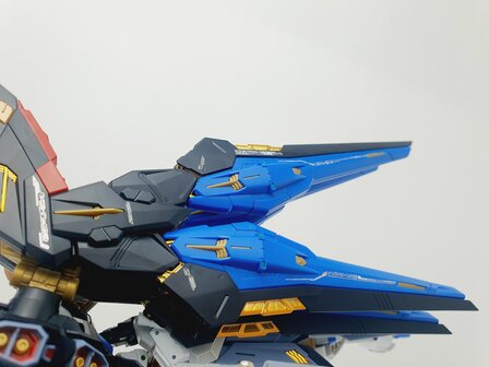 Delpi-Decal MGEX Strike Freedom Goud Holo