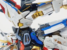 Delpi-Decal MGEX Strike Freedom Goud Normaal